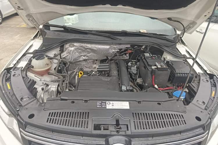 Used Volkswagen Tiguan 2016 280TSI Automatic Two-Wheel-Drive Silk Road Style Edition Engine Bay