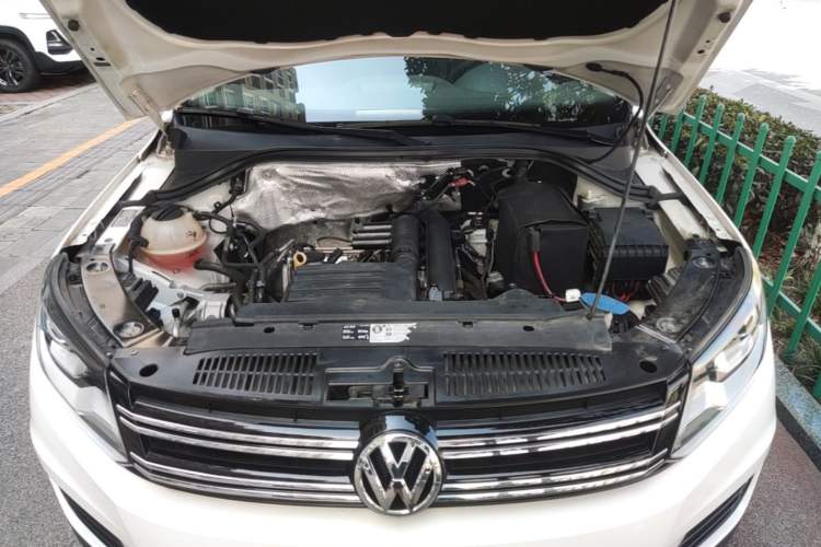 Used Volkswagen Tiguan 2016 280TSI Automatic Two-Wheel Drive Silk Road Comfort Edition Engine Bay