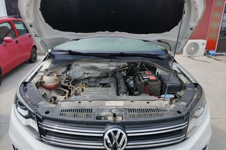 Used Volkswagen Tiguan 2016 280TSI Automatic Two-Wheel-Drive Silk Road Style Edition Engine Bay