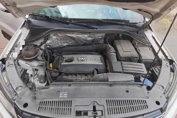 Used Volkswagen Tiguan 2016 300TSI Automatic Two-Wheel Drive Trend Edition Engine Bay