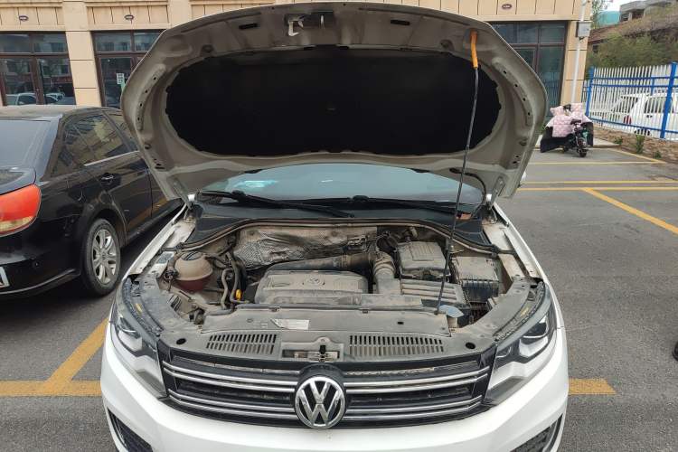 Used Volkswagen Tiguan 2016 300TSI Automatic Two-Wheel Drive Comfort Edition Engine Bay