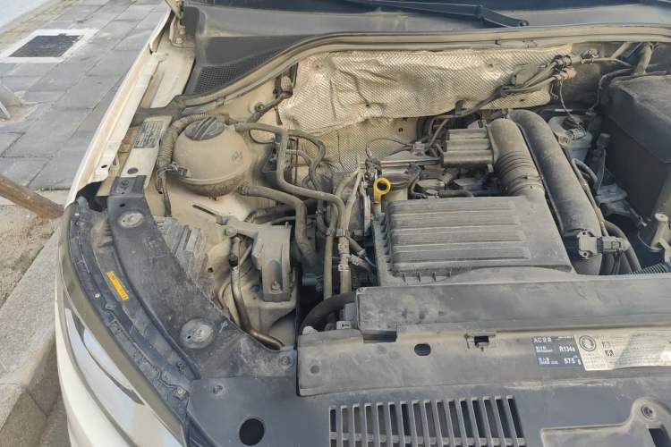 Used Volkswagen Tiguan 2016 280TSI Automatic Two-Wheel-Drive Silk Road Style Edition Engine Bay Right