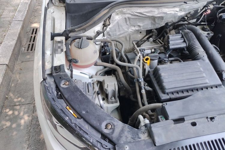 Used Volkswagen Tiguan 2016 280TSI Automatic Two-Wheel-Drive Silk Road Style Edition Engine Bay Right