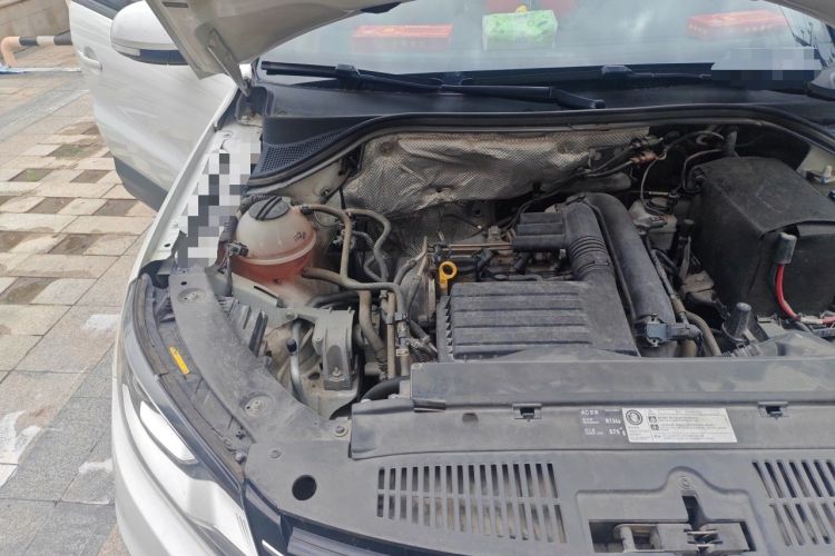 Used Volkswagen Tiguan 2016 280TSI Automatic Two-Wheel Drive Silk Road Comfort Edition Engine Bay Right