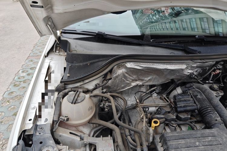 Used Volkswagen Tiguan 2016 280TSI Automatic Two-Wheel-Drive Silk Road Style Edition Engine Bay Right