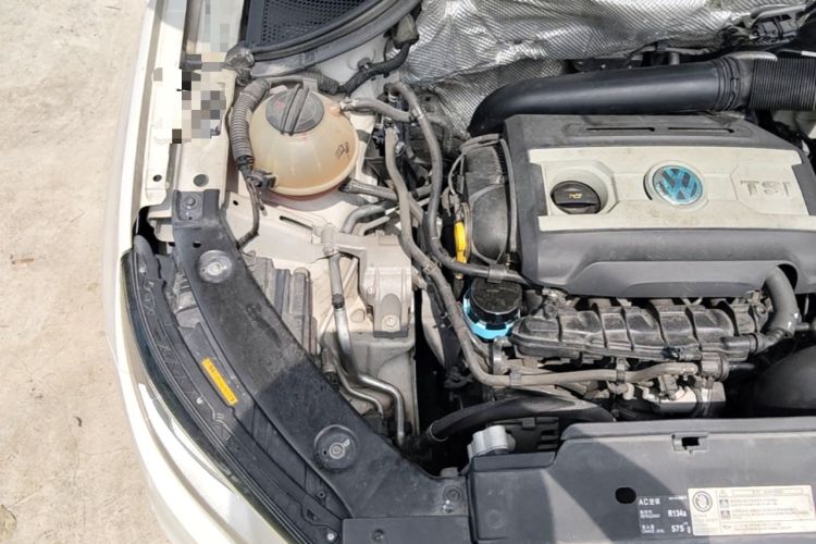 Used Volkswagen Tiguan 2016 300TSI Automatic Two-Wheel Drive Comfort Edition Engine Bay Right