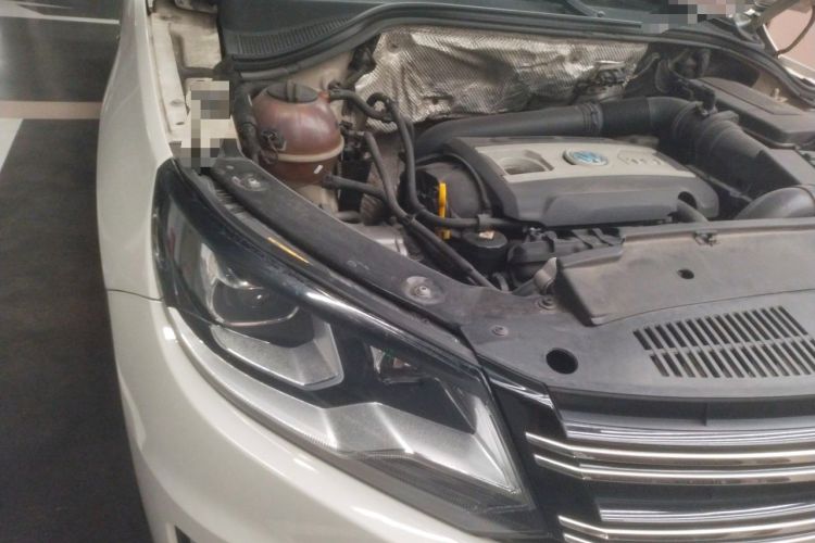 Used Volkswagen Tiguan 2016 300TSI Automatic All-Wheel Drive Luxury Edition Engine Bay Right