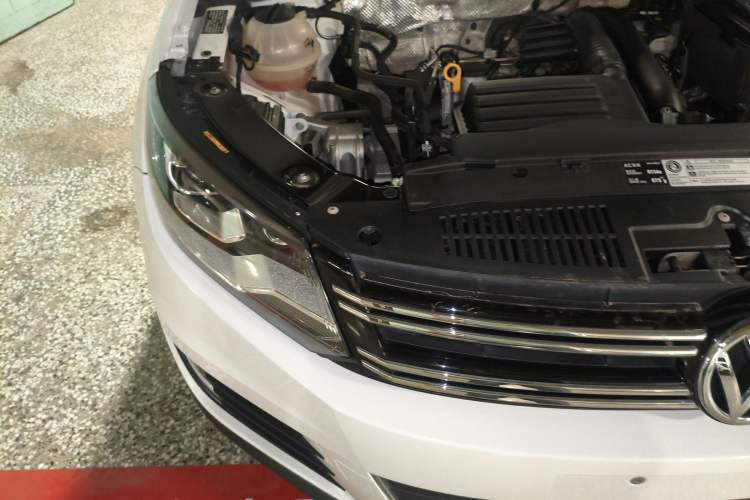Used Volkswagen Tiguan 2016 280TSI Automatic Two-Wheel Drive Silk Road Comfort Edition Engine Bay Right