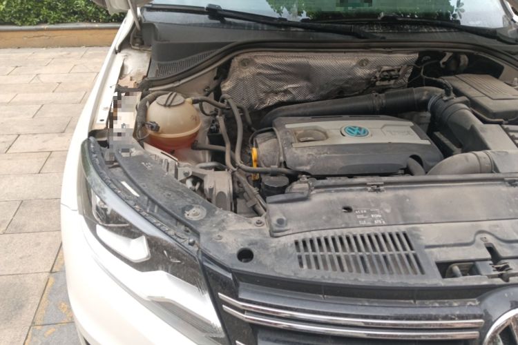Used Volkswagen Tiguan 2016 300TSI Automatic Two-Wheel Drive Luxury Edition Engine Bay Right
