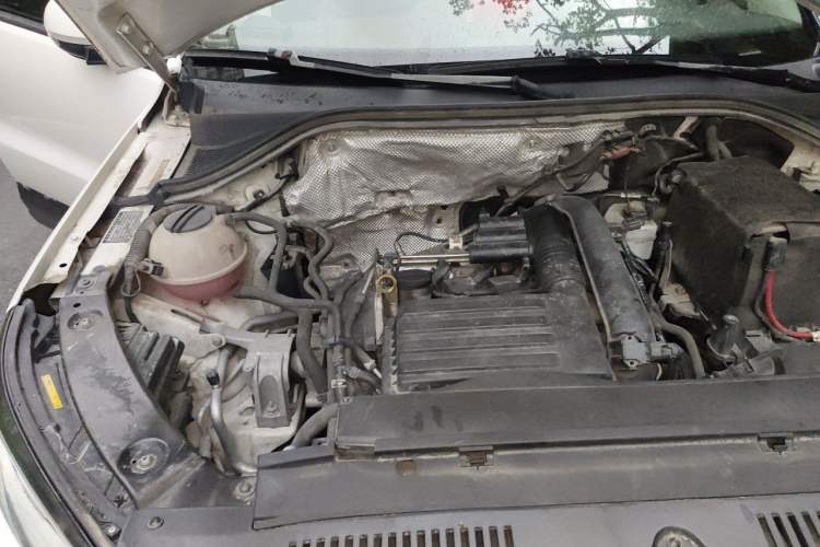 Used Volkswagen Tiguan 2016 280TSI Automatic Two-Wheel-Drive Silk Road Style Edition Engine Bay Right