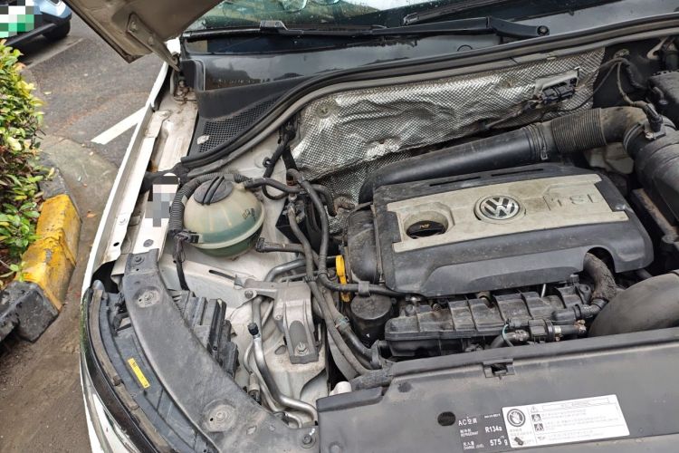Used Volkswagen Tiguan 2016 300TSI Automatic Two-Wheel Drive Luxury Edition Engine Bay Right