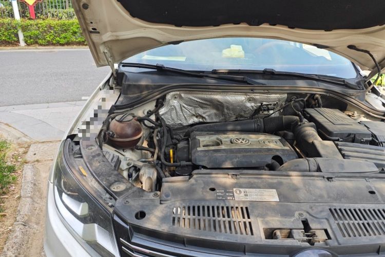 Used Volkswagen Tiguan 2016 300TSI Automatic All-Wheel Drive Luxury Edition Engine Bay Right