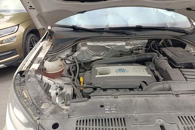 Used Volkswagen Tiguan 2016 300TSI Automatic Two-Wheel Drive Comfort Edition Engine Bay Right