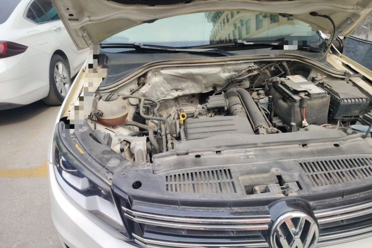 Used Volkswagen Tiguan 2016 280TSI Automatic Two-Wheel-Drive Silk Road Style Edition Engine Bay Right