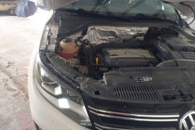 Used Volkswagen Tiguan 2016 300TSI Automatic All-Wheel Drive Luxury Edition Engine Bay Right