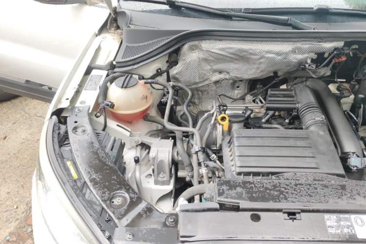 Used Volkswagen Tiguan 2016 280TSI Automatic Two-Wheel Drive Silk Road Comfort Edition Engine Bay Right