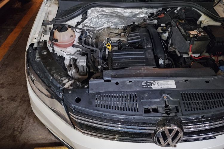 Used Volkswagen Tiguan 2016 280TSI Automatic Two-Wheel-Drive Silk Road Style Edition Engine Bay Right