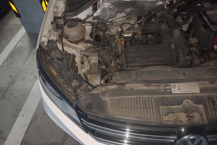 Used Volkswagen Tiguan 2016 280TSI Automatic Two-Wheel-Drive Silk Road Style Edition Engine Bay Right