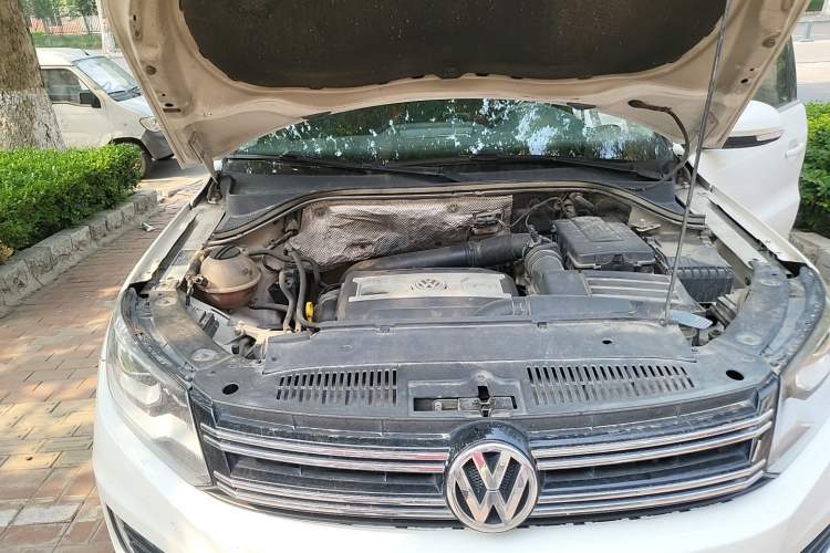 Used Volkswagen Tiguan 2016 300TSI Automatic Two-Wheel Drive Luxury Edition Engine Bay Right