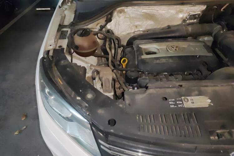 Used Volkswagen Tiguan 2016 300TSI Automatic Two-Wheel Drive Luxury Edition Engine Bay Right