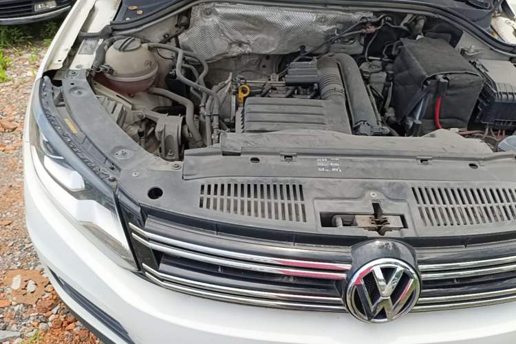 Used Volkswagen Tiguan 2016 280TSI Automatic Two-Wheel-Drive Silk Road Style Edition Engine Bay Right
