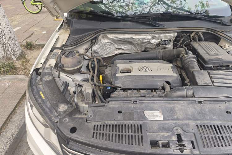 Used Volkswagen Tiguan 2016 300TSI Automatic Two-Wheel Drive Luxury Edition Engine Bay Right