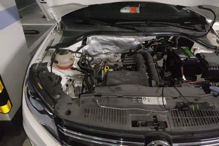 Used Volkswagen Tiguan 2016 280TSI Automatic Two-Wheel-Drive Silk Road Style Edition Engine Bay Right