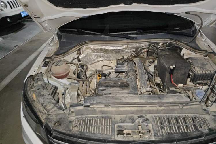 Used Volkswagen Tiguan 2016 280TSI Automatic Two-Wheel-Drive Silk Road Style Edition Engine Bay Right