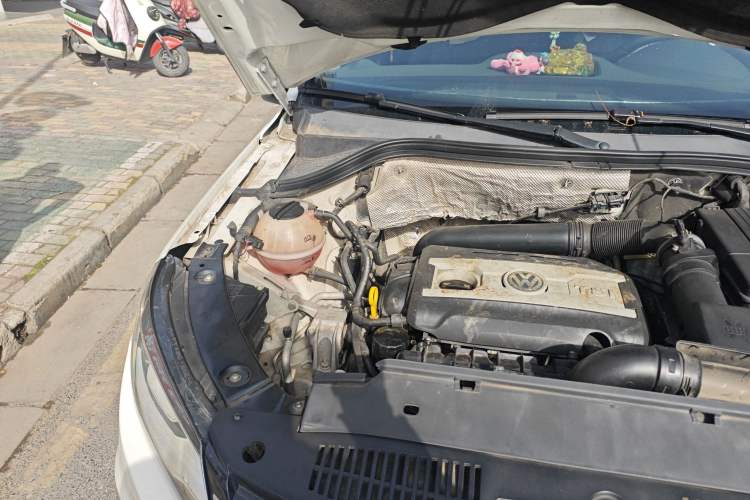 Used Volkswagen Tiguan 2016 2.0 TSI Four-Wheel Drive Elite Version Engine Bay Right