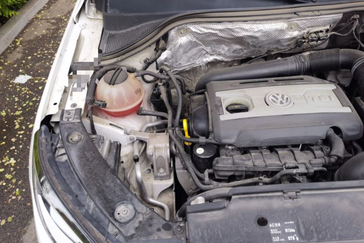 Used Volkswagen Tiguan 2016 330TSI Automatic All-Wheel Drive Luxury Edition Engine Bay Right