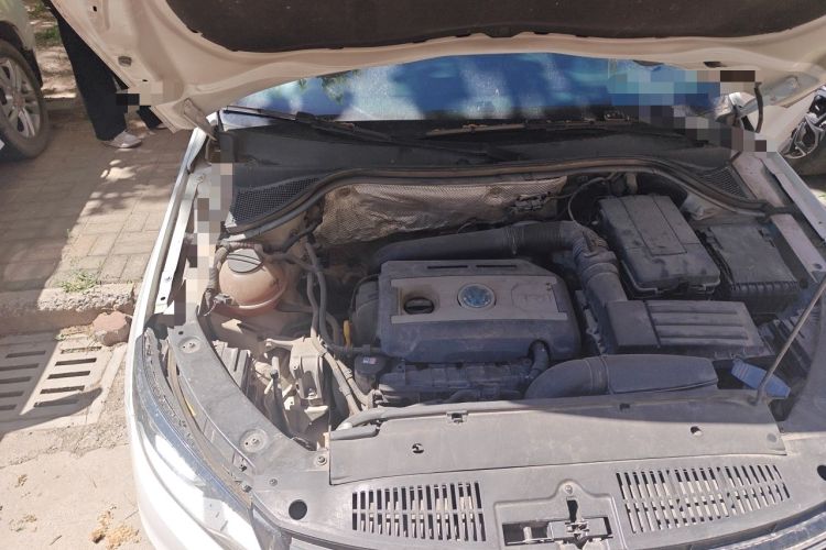 Used Volkswagen Tiguan 2016 300TSI Automatic Two-Wheel Drive Luxury Edition Engine Bay Right