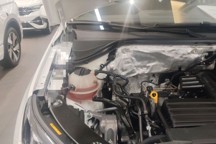 Used Volkswagen Tiguan 2016 280TSI Automatic Two-Wheel-Drive Silk Road Style Edition Engine Bay Right