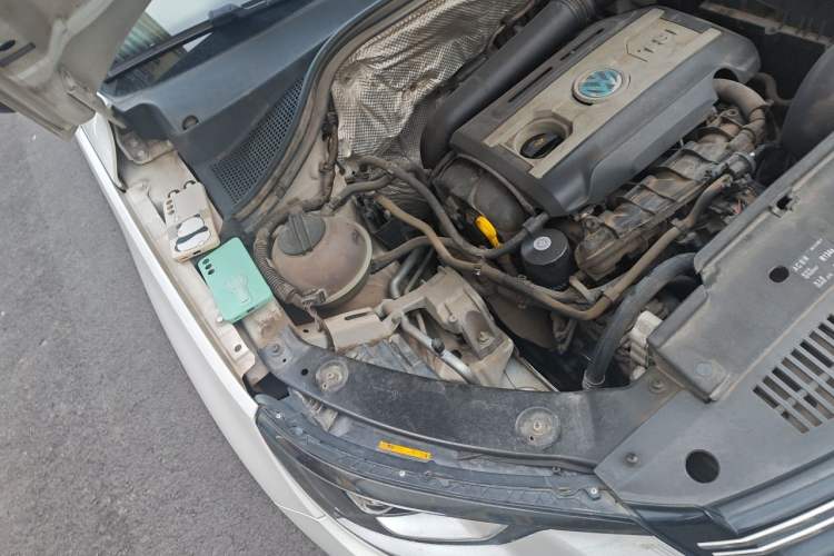 Used Volkswagen Tiguan 2016 300TSI Automatic All-Wheel Drive Fashion Vision Edition Engine Bay Right