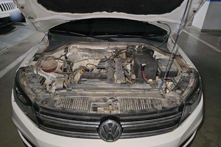 Used Volkswagen Tiguan 2016 280TSI Automatic Two-Wheel-Drive Silk Road Style Edition Engine Bay