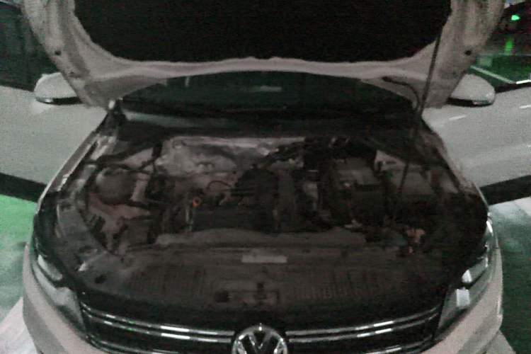 Used Volkswagen Tiguan 2016 280TSI Automatic Two-Wheel-Drive Silk Road Style Edition Engine Bay