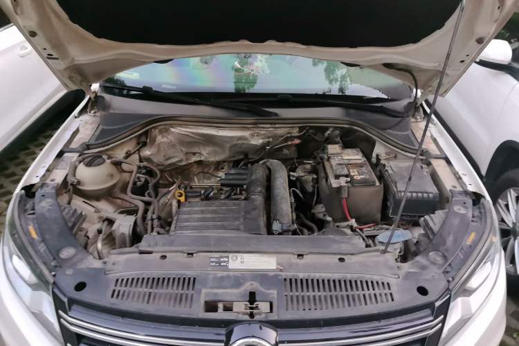 Used Volkswagen Tiguan 2016 280TSI Automatic Two-Wheel Drive Silk Road Comfort Edition Engine Bay