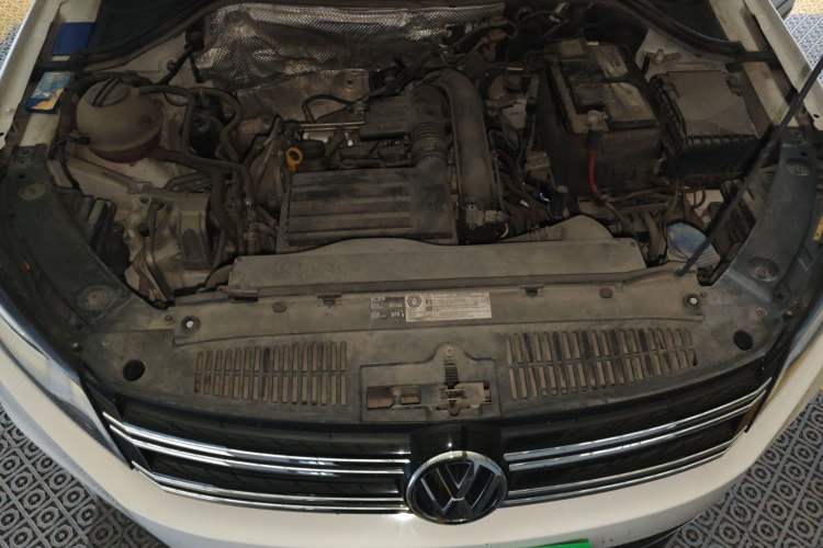 Used Volkswagen Tiguan 2016 280TSI Automatic Two-Wheel-Drive Silk Road Style Edition Engine Bay