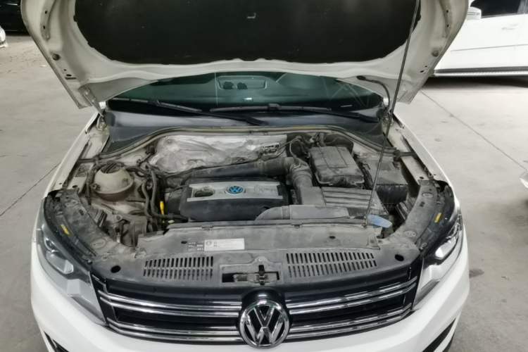 Used Volkswagen Tiguan 2016 300TSI Automatic All-Wheel Drive Fashion Vision Edition Engine Bay