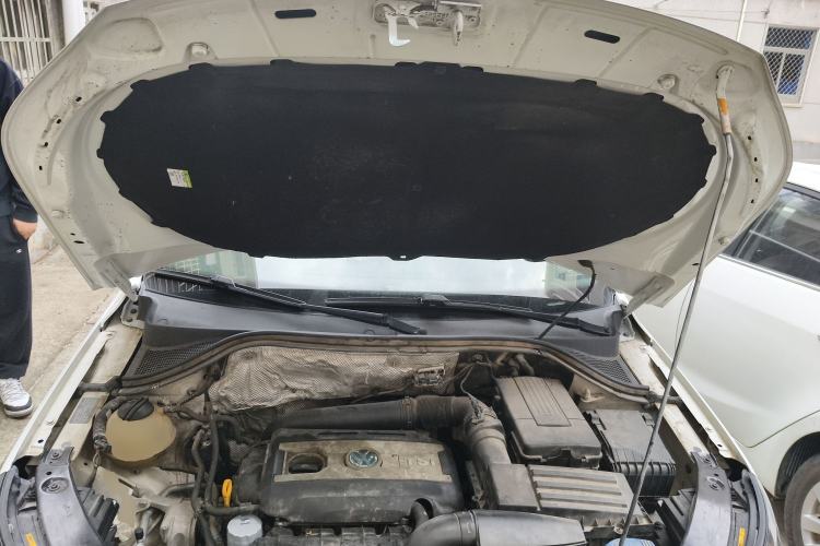 Used Volkswagen Tiguan 2016 300TSI Automatic All-Wheel Drive Fashion Vision Edition Engine Bay