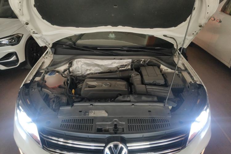 Used Volkswagen Tiguan 2016 300TSI Automatic Two-Wheel Drive Luxury Edition Engine Bay