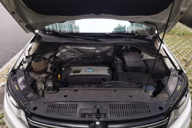 Used Volkswagen Tiguan 2016 300TSI Automatic All-Wheel Drive Luxury Edition Engine Bay