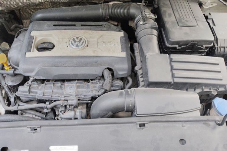 Used Volkswagen Tiguan 2016 300TSI Automatic All-Wheel Drive Fashion Vision Edition Engine Bay