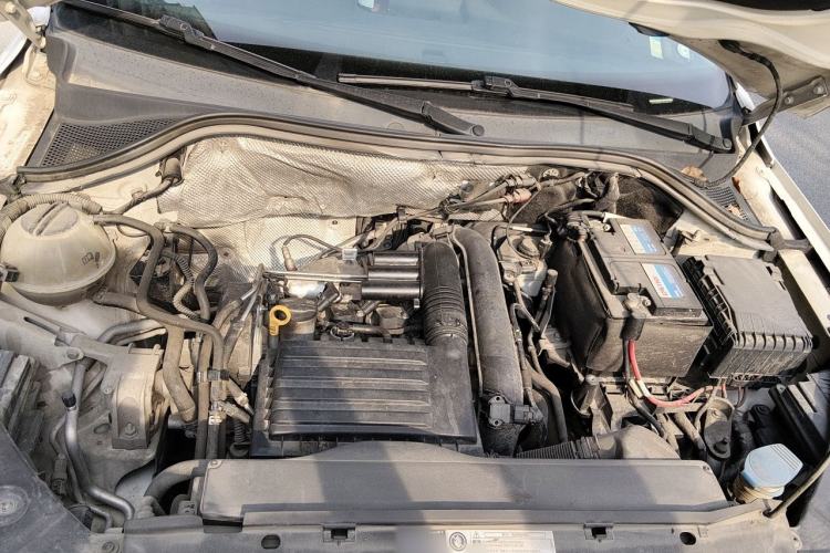Used Volkswagen Tiguan 2016 280TSI Automatic Two-Wheel Drive Silk Road Comfort Edition Engine Bay