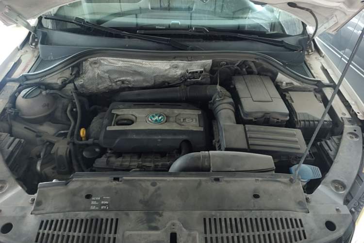 Used Volkswagen Tiguan 2016 300TSI Automatic Two-Wheel Drive Comfort Edition Engine Bay