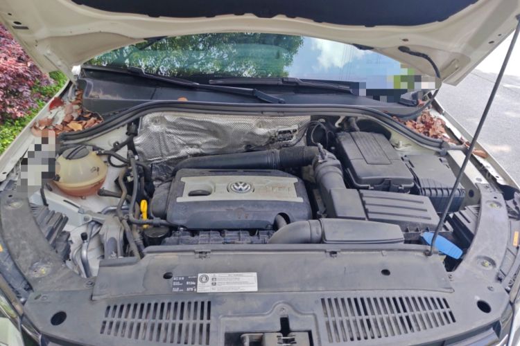 Used Volkswagen Tiguan 2016 300TSI Automatic All-Wheel Drive Luxury Edition Engine Bay