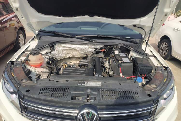 Used Volkswagen Tiguan 2016 280TSI Automatic Two-Wheel-Drive Silk Road Style Edition Engine Bay