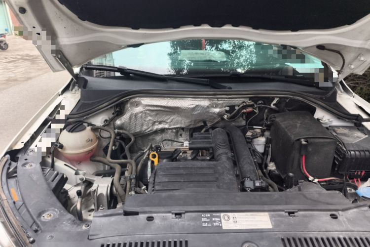 Used Volkswagen Tiguan 2016 280TSI Automatic Two-Wheel Drive Silk Road Comfort Edition Engine Bay