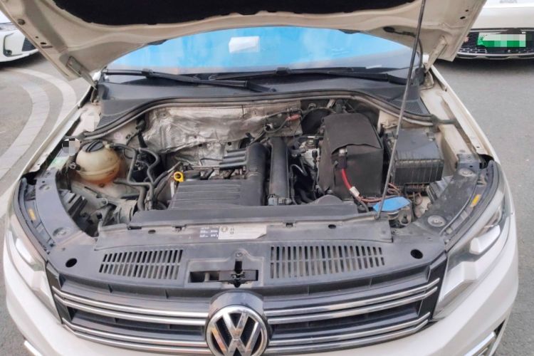 Used Volkswagen Tiguan 2016 280TSI Automatic Two-Wheel-Drive Silk Road Style Edition Engine Bay