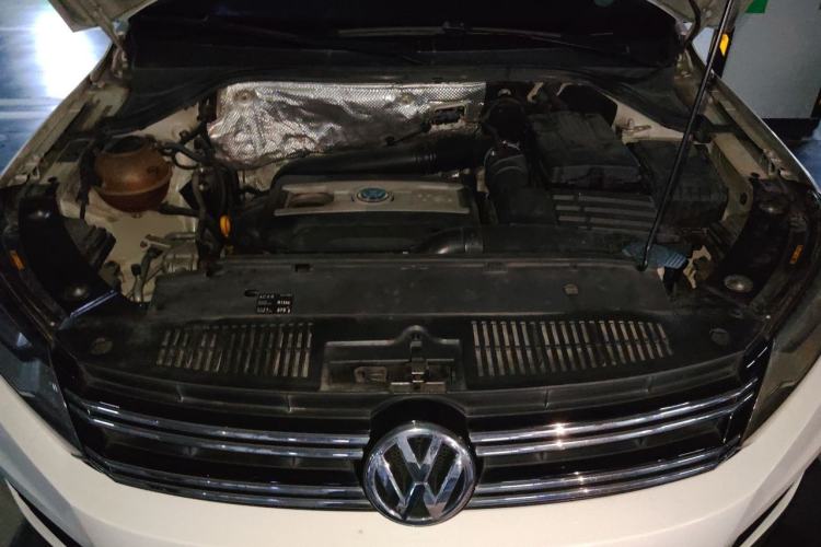 Used Volkswagen Tiguan 2016 300TSI Automatic All-Wheel Drive Luxury Edition Engine Bay