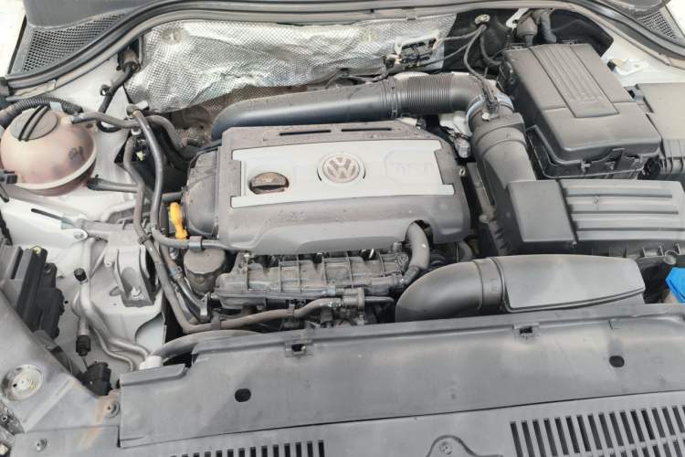 Used Volkswagen Tiguan 2016 300TSI Automatic Two-Wheel Drive Trend Edition Engine Bay